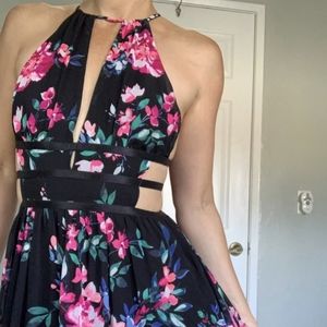 Express Maxi Floral 🌸 Dress